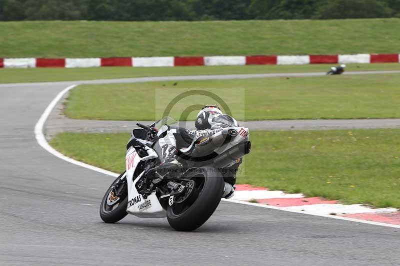 Motorcycle action photographs;Trackday digital images;event digital images;eventdigitalimages;no limits trackday;peter wileman photography;snetterton;snetterton circuit norfolk;snetterton photographs;trackday;trackday photos