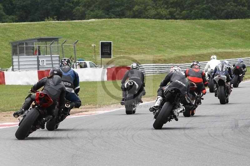 Motorcycle action photographs;Trackday digital images;event digital images;eventdigitalimages;no limits trackday;peter wileman photography;snetterton;snetterton circuit norfolk;snetterton photographs;trackday;trackday photos