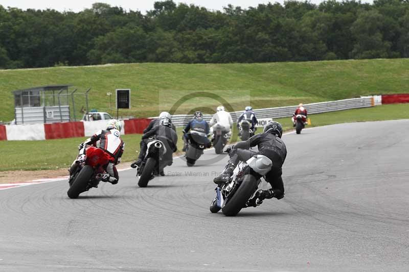 Motorcycle action photographs;Trackday digital images;event digital images;eventdigitalimages;no limits trackday;peter wileman photography;snetterton;snetterton circuit norfolk;snetterton photographs;trackday;trackday photos