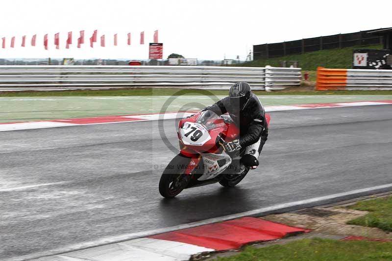 Motorcycle action photographs;Trackday digital images;event digital images;eventdigitalimages;no limits trackday;peter wileman photography;snetterton;snetterton circuit norfolk;snetterton photographs;trackday;trackday photos