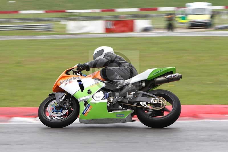 Motorcycle action photographs;Trackday digital images;event digital images;eventdigitalimages;no limits trackday;peter wileman photography;snetterton;snetterton circuit norfolk;snetterton photographs;trackday;trackday photos