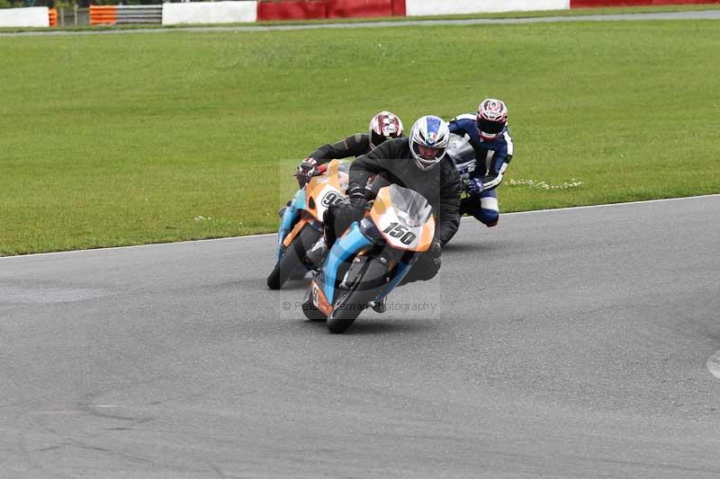 Motorcycle action photographs;Trackday digital images;event digital images;eventdigitalimages;no limits trackday;peter wileman photography;snetterton;snetterton circuit norfolk;snetterton photographs;trackday;trackday photos