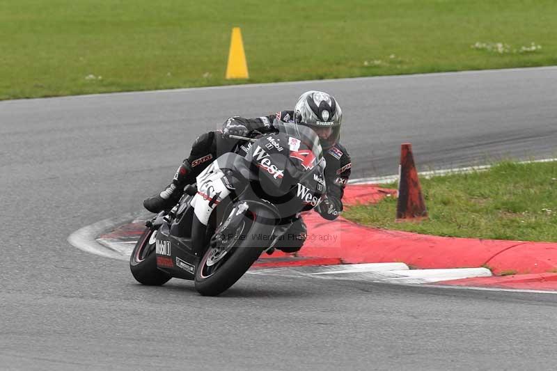 Motorcycle action photographs;Trackday digital images;event digital images;eventdigitalimages;no limits trackday;peter wileman photography;snetterton;snetterton circuit norfolk;snetterton photographs;trackday;trackday photos