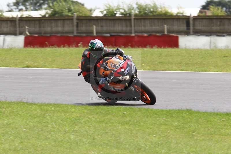 Motorcycle action photographs;Trackday digital images;event digital images;eventdigitalimages;no limits trackday;peter wileman photography;snetterton;snetterton circuit norfolk;snetterton photographs;trackday;trackday photos