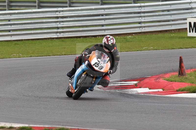 Motorcycle action photographs;Trackday digital images;event digital images;eventdigitalimages;no limits trackday;peter wileman photography;snetterton;snetterton circuit norfolk;snetterton photographs;trackday;trackday photos