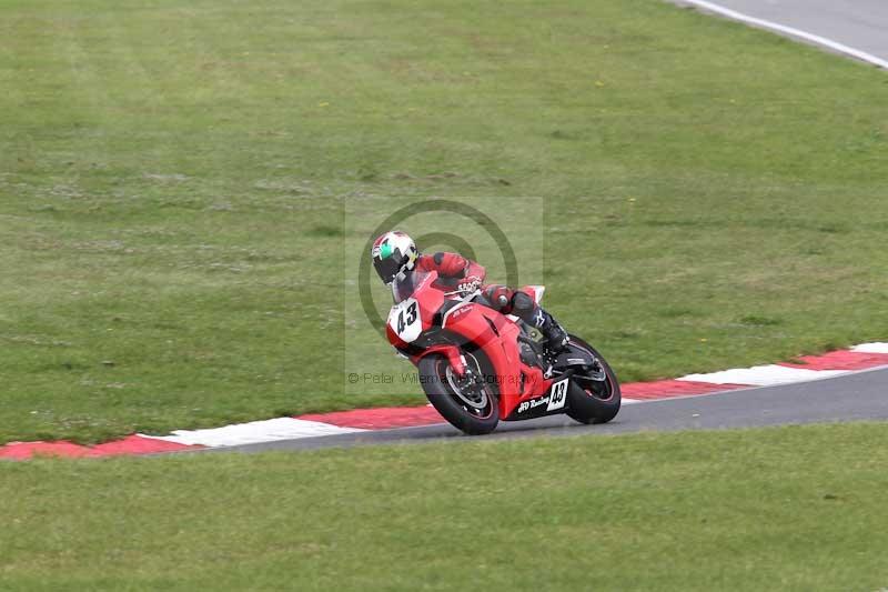 Motorcycle action photographs;Trackday digital images;event digital images;eventdigitalimages;no limits trackday;peter wileman photography;snetterton;snetterton circuit norfolk;snetterton photographs;trackday;trackday photos