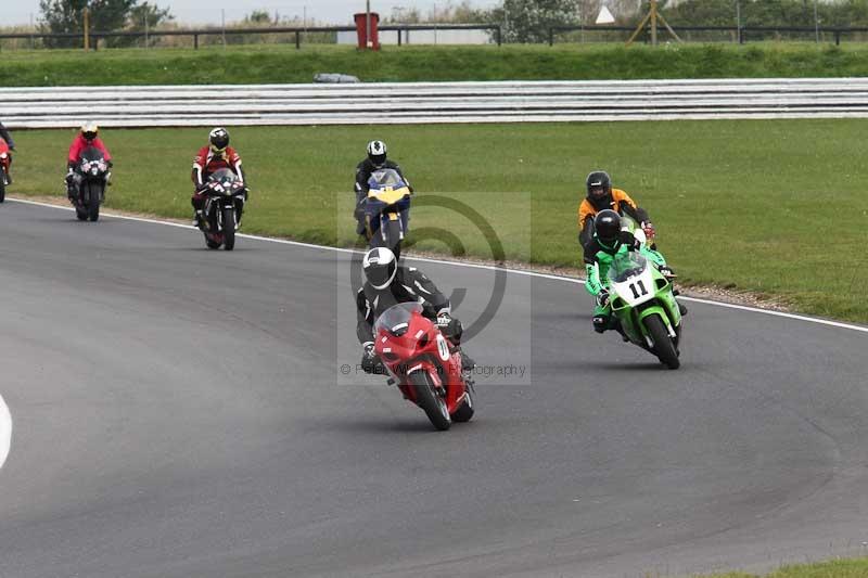 Motorcycle action photographs;Trackday digital images;event digital images;eventdigitalimages;no limits trackday;peter wileman photography;snetterton;snetterton circuit norfolk;snetterton photographs;trackday;trackday photos