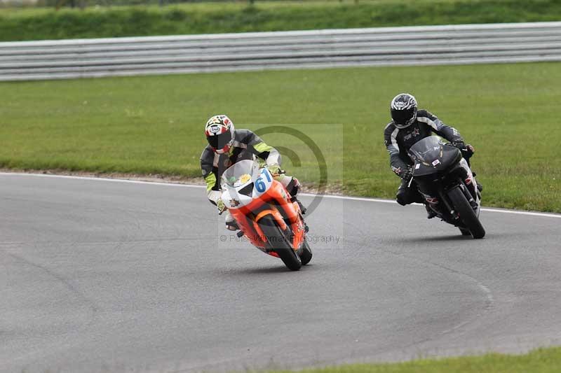 Motorcycle action photographs;Trackday digital images;event digital images;eventdigitalimages;no limits trackday;peter wileman photography;snetterton;snetterton circuit norfolk;snetterton photographs;trackday;trackday photos