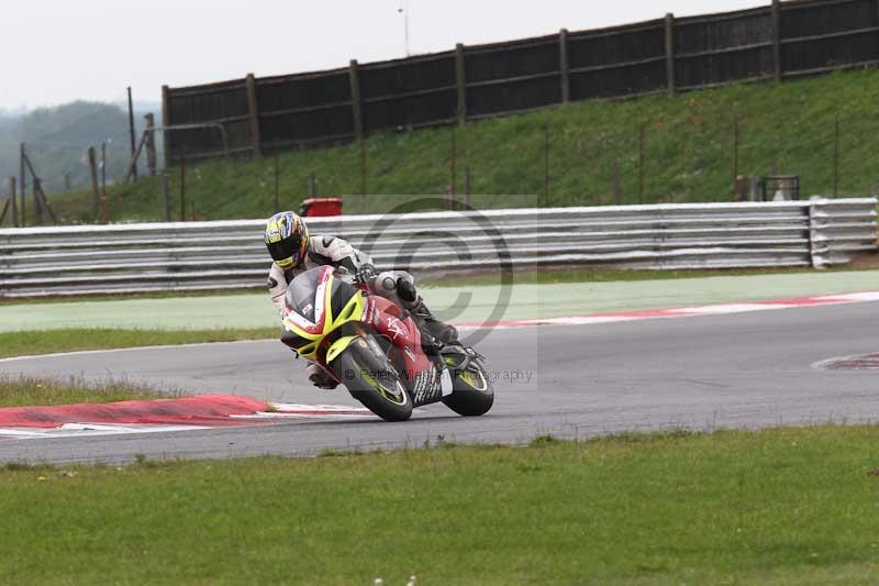 Motorcycle action photographs;Trackday digital images;event digital images;eventdigitalimages;no limits trackday;peter wileman photography;snetterton;snetterton circuit norfolk;snetterton photographs;trackday;trackday photos