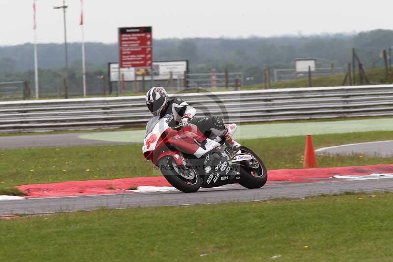 Motorcycle action photographs;Trackday digital images;event digital images;eventdigitalimages;no limits trackday;peter wileman photography;snetterton;snetterton circuit norfolk;snetterton photographs;trackday;trackday photos