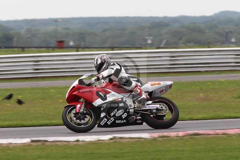 Motorcycle action photographs;Trackday digital images;event digital images;eventdigitalimages;no limits trackday;peter wileman photography;snetterton;snetterton circuit norfolk;snetterton photographs;trackday;trackday photos
