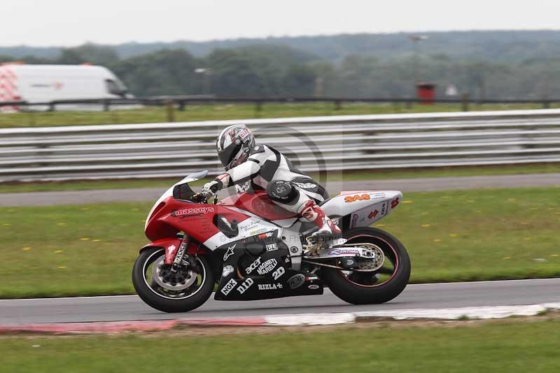 Motorcycle action photographs;Trackday digital images;event digital images;eventdigitalimages;no limits trackday;peter wileman photography;snetterton;snetterton circuit norfolk;snetterton photographs;trackday;trackday photos