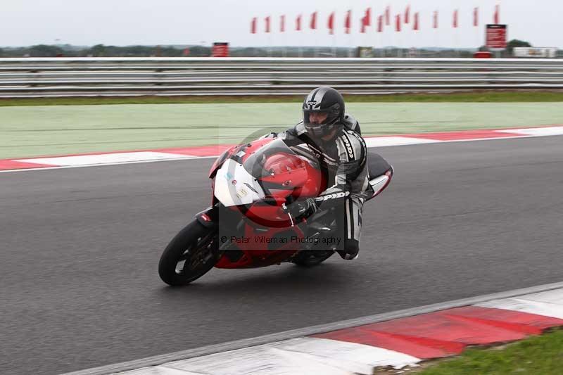 Motorcycle action photographs;Trackday digital images;event digital images;eventdigitalimages;no limits trackday;peter wileman photography;snetterton;snetterton circuit norfolk;snetterton photographs;trackday;trackday photos
