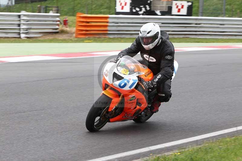 Motorcycle action photographs;Trackday digital images;event digital images;eventdigitalimages;no limits trackday;peter wileman photography;snetterton;snetterton circuit norfolk;snetterton photographs;trackday;trackday photos