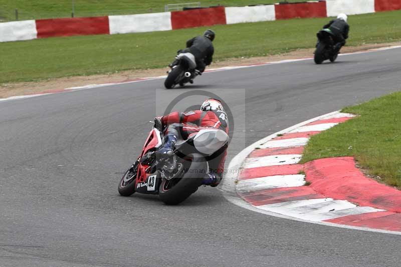Motorcycle action photographs;Trackday digital images;event digital images;eventdigitalimages;no limits trackday;peter wileman photography;snetterton;snetterton circuit norfolk;snetterton photographs;trackday;trackday photos