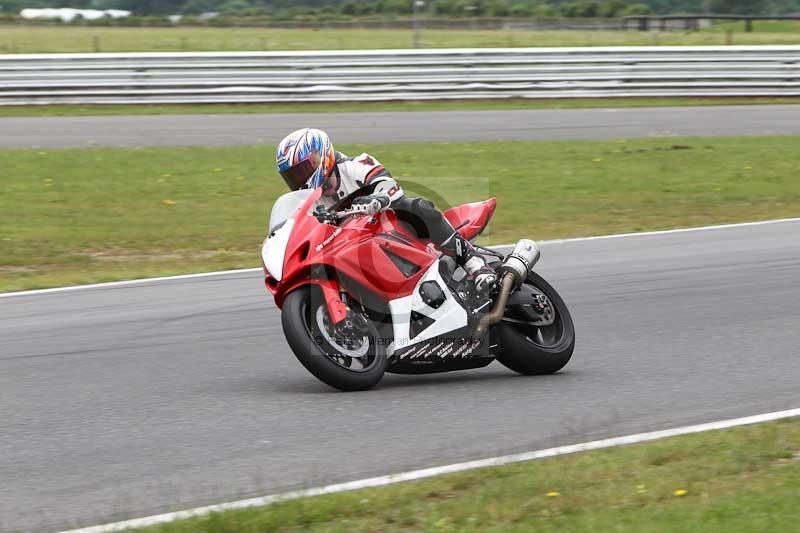 Motorcycle action photographs;Trackday digital images;event digital images;eventdigitalimages;no limits trackday;peter wileman photography;snetterton;snetterton circuit norfolk;snetterton photographs;trackday;trackday photos