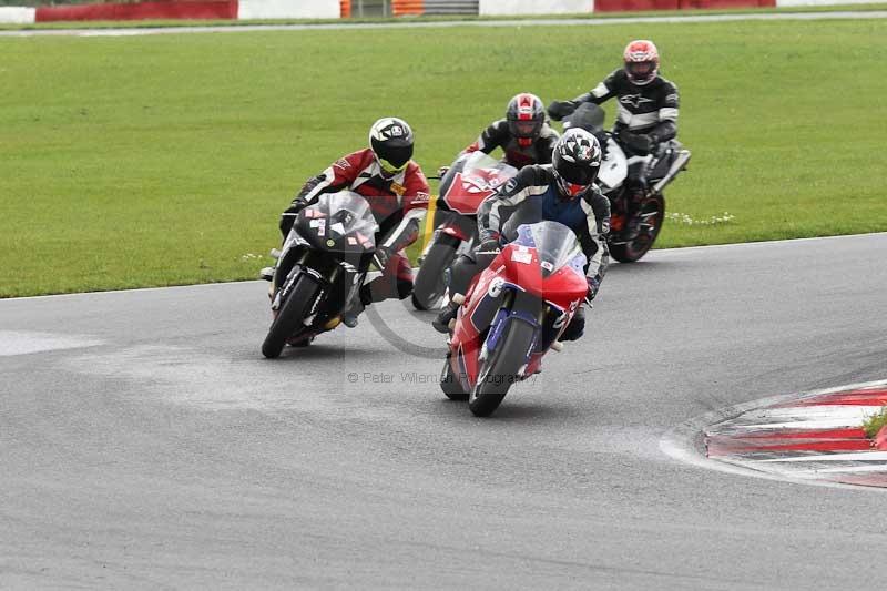 Motorcycle action photographs;Trackday digital images;event digital images;eventdigitalimages;no limits trackday;peter wileman photography;snetterton;snetterton circuit norfolk;snetterton photographs;trackday;trackday photos