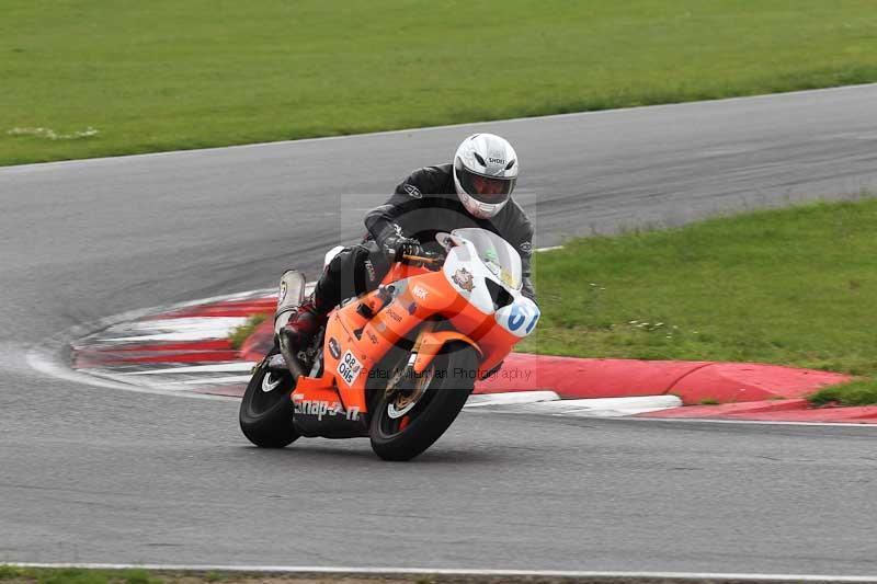 Motorcycle action photographs;Trackday digital images;event digital images;eventdigitalimages;no limits trackday;peter wileman photography;snetterton;snetterton circuit norfolk;snetterton photographs;trackday;trackday photos