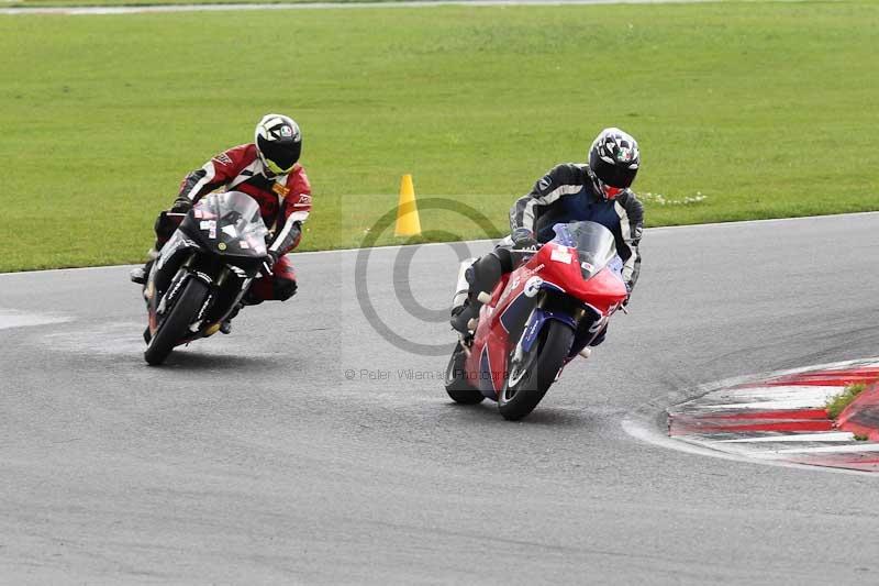 Motorcycle action photographs;Trackday digital images;event digital images;eventdigitalimages;no limits trackday;peter wileman photography;snetterton;snetterton circuit norfolk;snetterton photographs;trackday;trackday photos