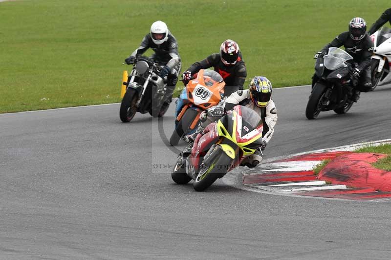 Motorcycle action photographs;Trackday digital images;event digital images;eventdigitalimages;no limits trackday;peter wileman photography;snetterton;snetterton circuit norfolk;snetterton photographs;trackday;trackday photos