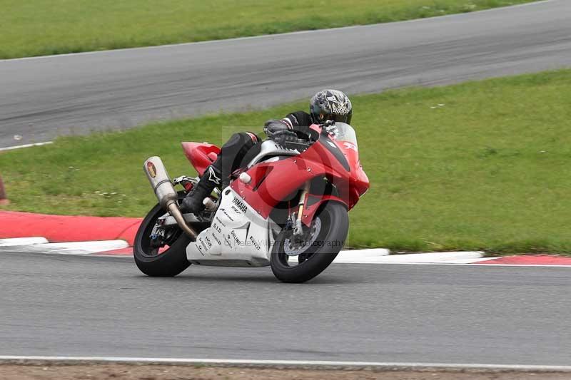 Motorcycle action photographs;Trackday digital images;event digital images;eventdigitalimages;no limits trackday;peter wileman photography;snetterton;snetterton circuit norfolk;snetterton photographs;trackday;trackday photos