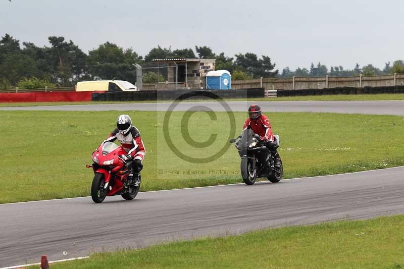 Motorcycle action photographs;Trackday digital images;event digital images;eventdigitalimages;no limits trackday;peter wileman photography;snetterton;snetterton circuit norfolk;snetterton photographs;trackday;trackday photos