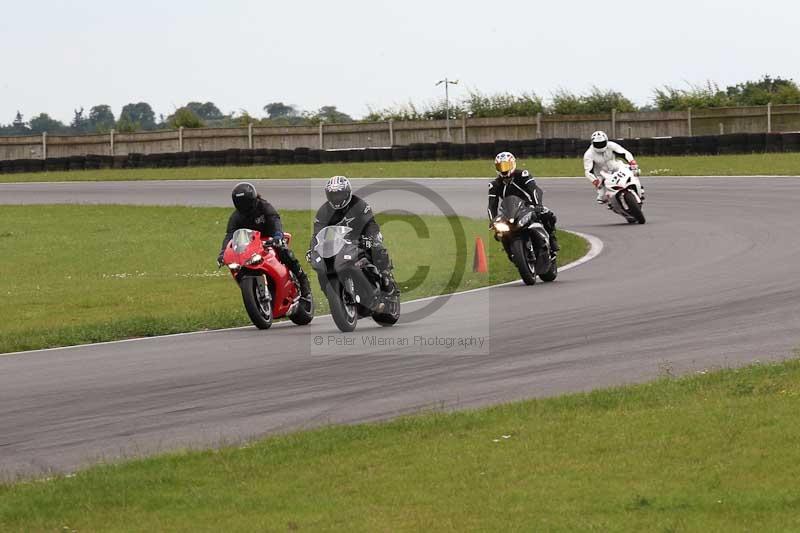 Motorcycle action photographs;Trackday digital images;event digital images;eventdigitalimages;no limits trackday;peter wileman photography;snetterton;snetterton circuit norfolk;snetterton photographs;trackday;trackday photos