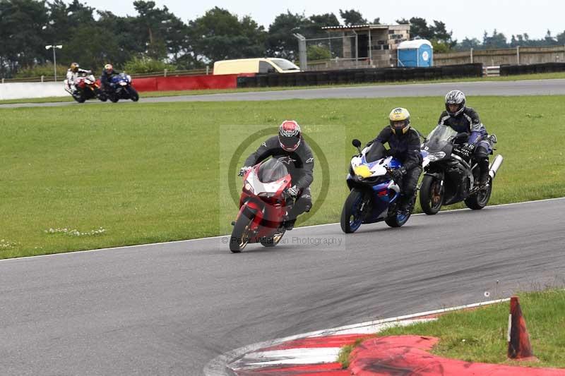 Motorcycle action photographs;Trackday digital images;event digital images;eventdigitalimages;no limits trackday;peter wileman photography;snetterton;snetterton circuit norfolk;snetterton photographs;trackday;trackday photos