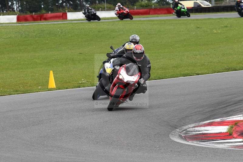 Motorcycle action photographs;Trackday digital images;event digital images;eventdigitalimages;no limits trackday;peter wileman photography;snetterton;snetterton circuit norfolk;snetterton photographs;trackday;trackday photos