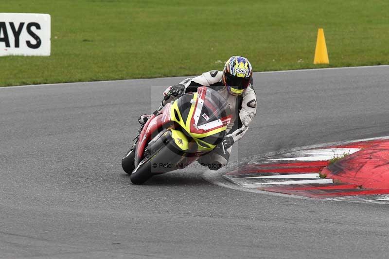 Motorcycle action photographs;Trackday digital images;event digital images;eventdigitalimages;no limits trackday;peter wileman photography;snetterton;snetterton circuit norfolk;snetterton photographs;trackday;trackday photos