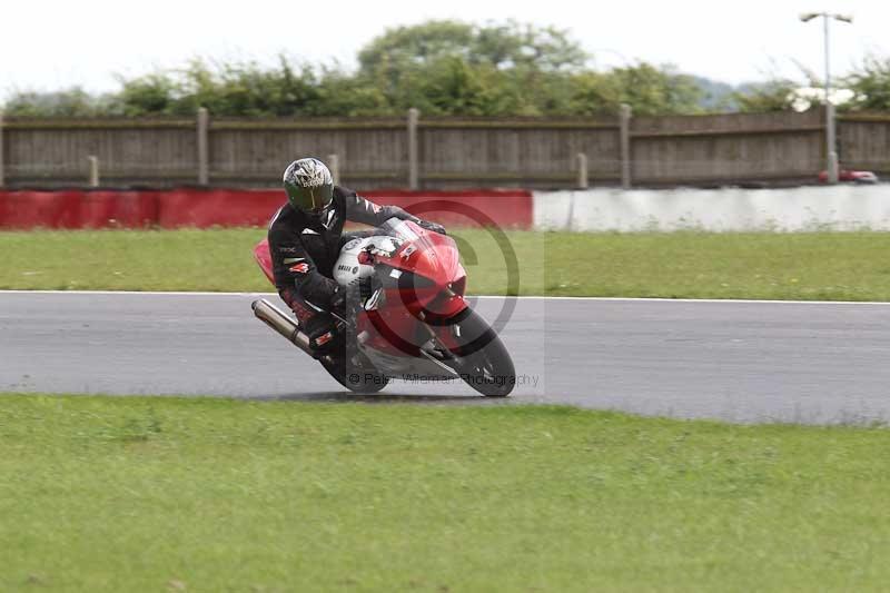 Motorcycle action photographs;Trackday digital images;event digital images;eventdigitalimages;no limits trackday;peter wileman photography;snetterton;snetterton circuit norfolk;snetterton photographs;trackday;trackday photos