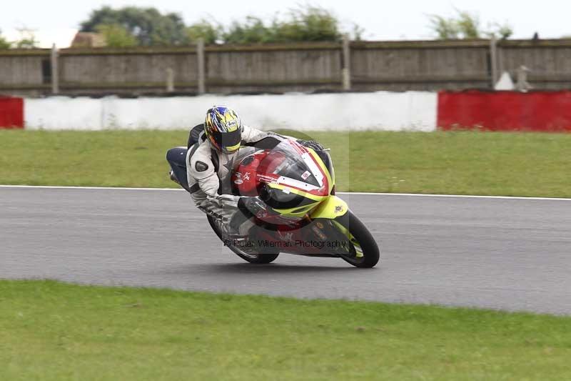 Motorcycle action photographs;Trackday digital images;event digital images;eventdigitalimages;no limits trackday;peter wileman photography;snetterton;snetterton circuit norfolk;snetterton photographs;trackday;trackday photos