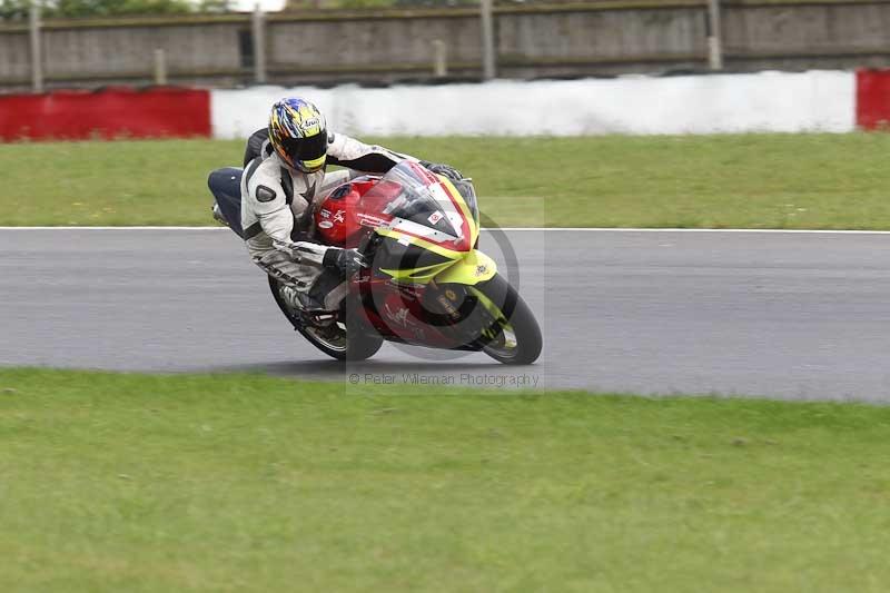 Motorcycle action photographs;Trackday digital images;event digital images;eventdigitalimages;no limits trackday;peter wileman photography;snetterton;snetterton circuit norfolk;snetterton photographs;trackday;trackday photos