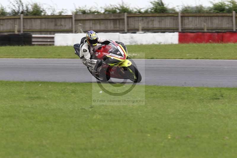 Motorcycle action photographs;Trackday digital images;event digital images;eventdigitalimages;no limits trackday;peter wileman photography;snetterton;snetterton circuit norfolk;snetterton photographs;trackday;trackday photos