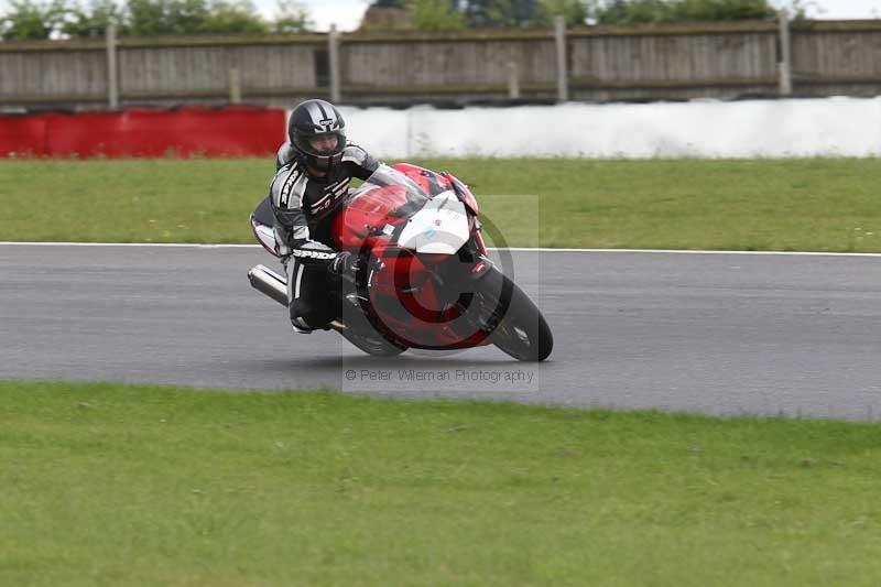 Motorcycle action photographs;Trackday digital images;event digital images;eventdigitalimages;no limits trackday;peter wileman photography;snetterton;snetterton circuit norfolk;snetterton photographs;trackday;trackday photos