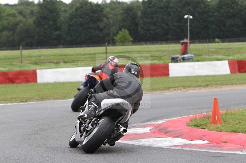 Motorcycle action photographs;Trackday digital images;event digital images;eventdigitalimages;no limits trackday;peter wileman photography;snetterton;snetterton circuit norfolk;snetterton photographs;trackday;trackday photos