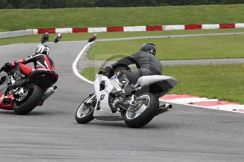 Motorcycle action photographs;Trackday digital images;event digital images;eventdigitalimages;no limits trackday;peter wileman photography;snetterton;snetterton circuit norfolk;snetterton photographs;trackday;trackday photos