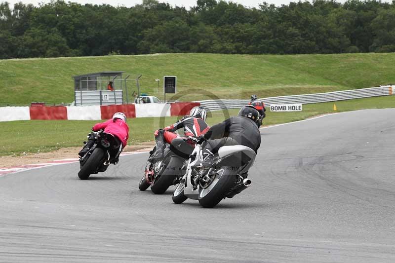 Motorcycle action photographs;Trackday digital images;event digital images;eventdigitalimages;no limits trackday;peter wileman photography;snetterton;snetterton circuit norfolk;snetterton photographs;trackday;trackday photos