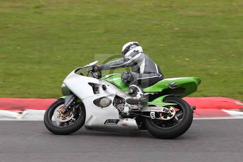 Motorcycle action photographs;Trackday digital images;event digital images;eventdigitalimages;no limits trackday;peter wileman photography;snetterton;snetterton circuit norfolk;snetterton photographs;trackday;trackday photos