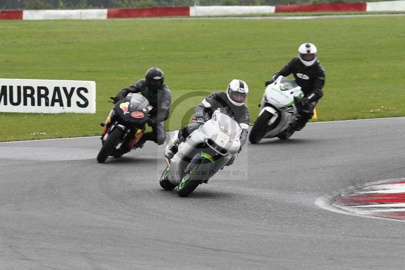 Motorcycle action photographs;Trackday digital images;event digital images;eventdigitalimages;no limits trackday;peter wileman photography;snetterton;snetterton circuit norfolk;snetterton photographs;trackday;trackday photos