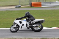 Motorcycle-action-photographs;Trackday-digital-images;event-digital-images;eventdigitalimages;no-limits-trackday;peter-wileman-photography;snetterton;snetterton-circuit-norfolk;snetterton-photographs;trackday;trackday-photos