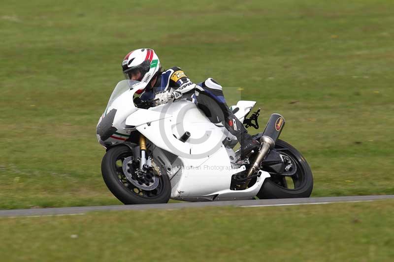 Motorcycle action photographs;Trackday digital images;event digital images;eventdigitalimages;no limits trackday;peter wileman photography;snetterton;snetterton circuit norfolk;snetterton photographs;trackday;trackday photos