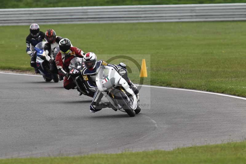 Motorcycle action photographs;Trackday digital images;event digital images;eventdigitalimages;no limits trackday;peter wileman photography;snetterton;snetterton circuit norfolk;snetterton photographs;trackday;trackday photos