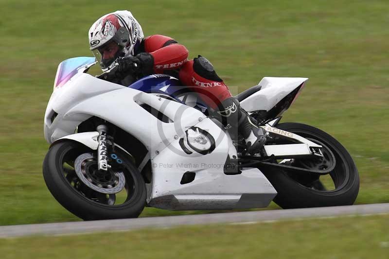 Motorcycle action photographs;Trackday digital images;event digital images;eventdigitalimages;no limits trackday;peter wileman photography;snetterton;snetterton circuit norfolk;snetterton photographs;trackday;trackday photos