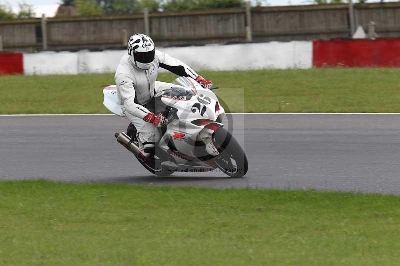 Motorcycle action photographs;Trackday digital images;event digital images;eventdigitalimages;no limits trackday;peter wileman photography;snetterton;snetterton circuit norfolk;snetterton photographs;trackday;trackday photos