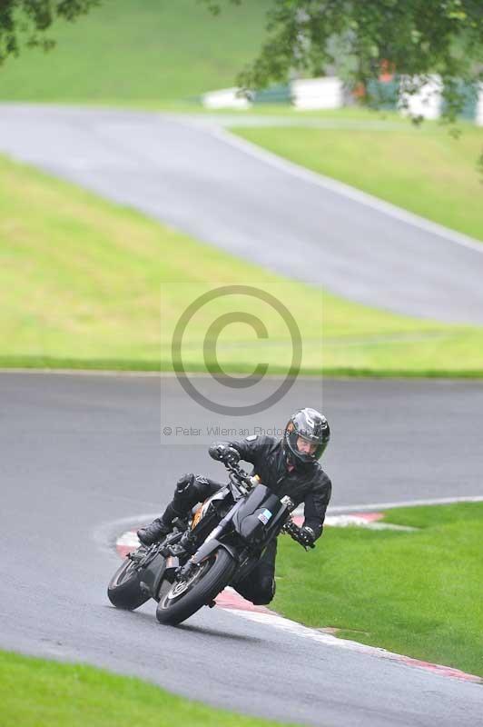 Motorcycle action photographs;Trackday digital images;cadwell;cadwell park photographs;event digital images;eventdigitalimages;motor racing louth lincolnshire;no limits trackdays;peter wileman photography;trackday;trackday photos