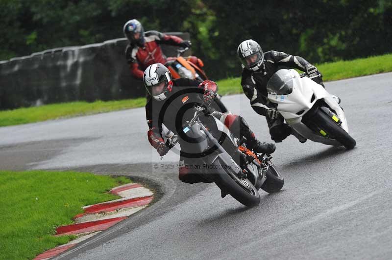 Motorcycle action photographs;Trackday digital images;cadwell;cadwell park photographs;event digital images;eventdigitalimages;motor racing louth lincolnshire;no limits trackdays;peter wileman photography;trackday;trackday photos