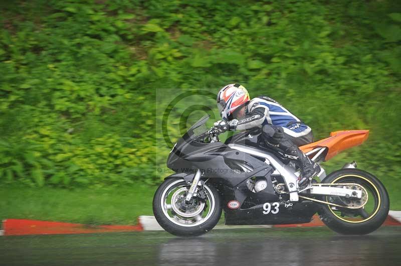 Motorcycle action photographs;Trackday digital images;cadwell;cadwell park photographs;event digital images;eventdigitalimages;motor racing louth lincolnshire;no limits trackdays;peter wileman photography;trackday;trackday photos