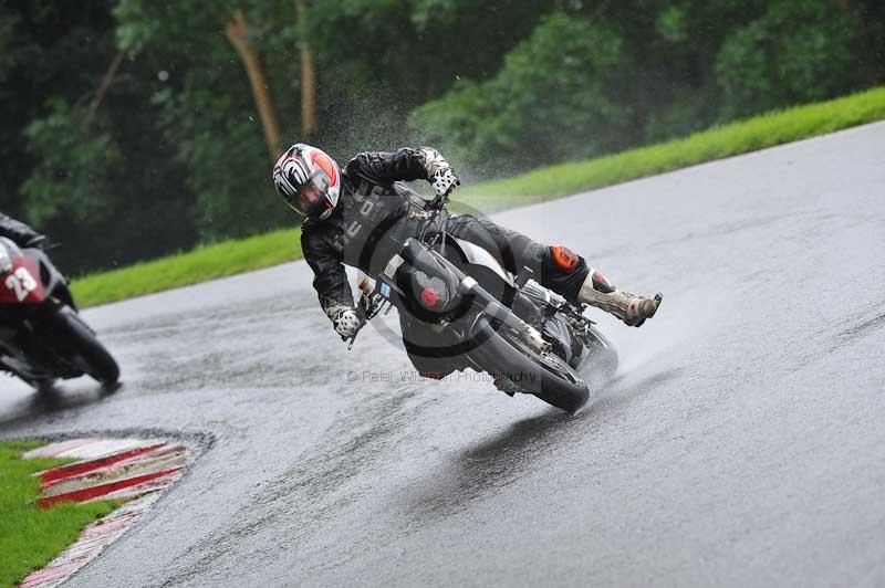 Motorcycle action photographs;Trackday digital images;cadwell;cadwell park photographs;event digital images;eventdigitalimages;motor racing louth lincolnshire;no limits trackdays;peter wileman photography;trackday;trackday photos