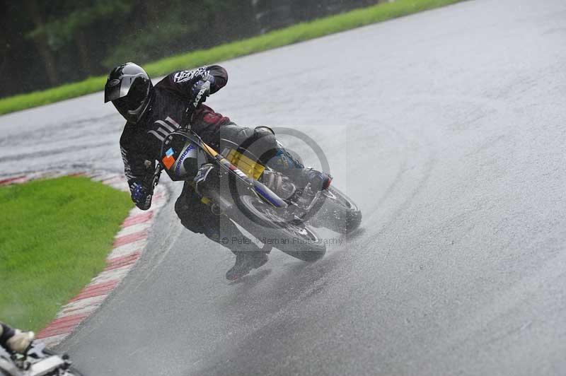 Motorcycle action photographs;Trackday digital images;cadwell;cadwell park photographs;event digital images;eventdigitalimages;motor racing louth lincolnshire;no limits trackdays;peter wileman photography;trackday;trackday photos